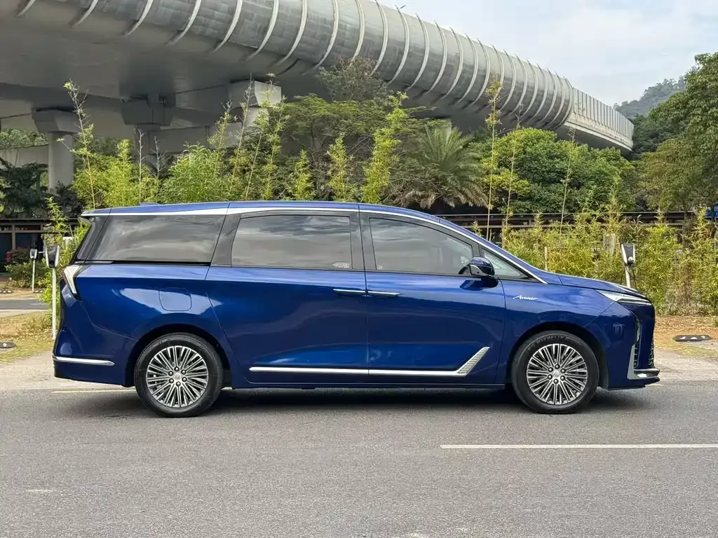 Buick GL8 Hybrid — фото 6