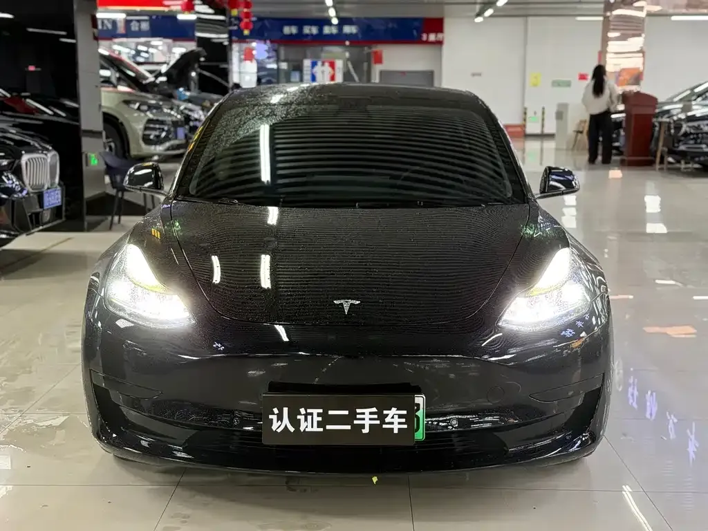 Tesla Model 3 — фото 5