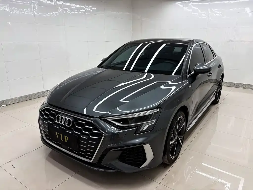 Audi A3 — фото 1