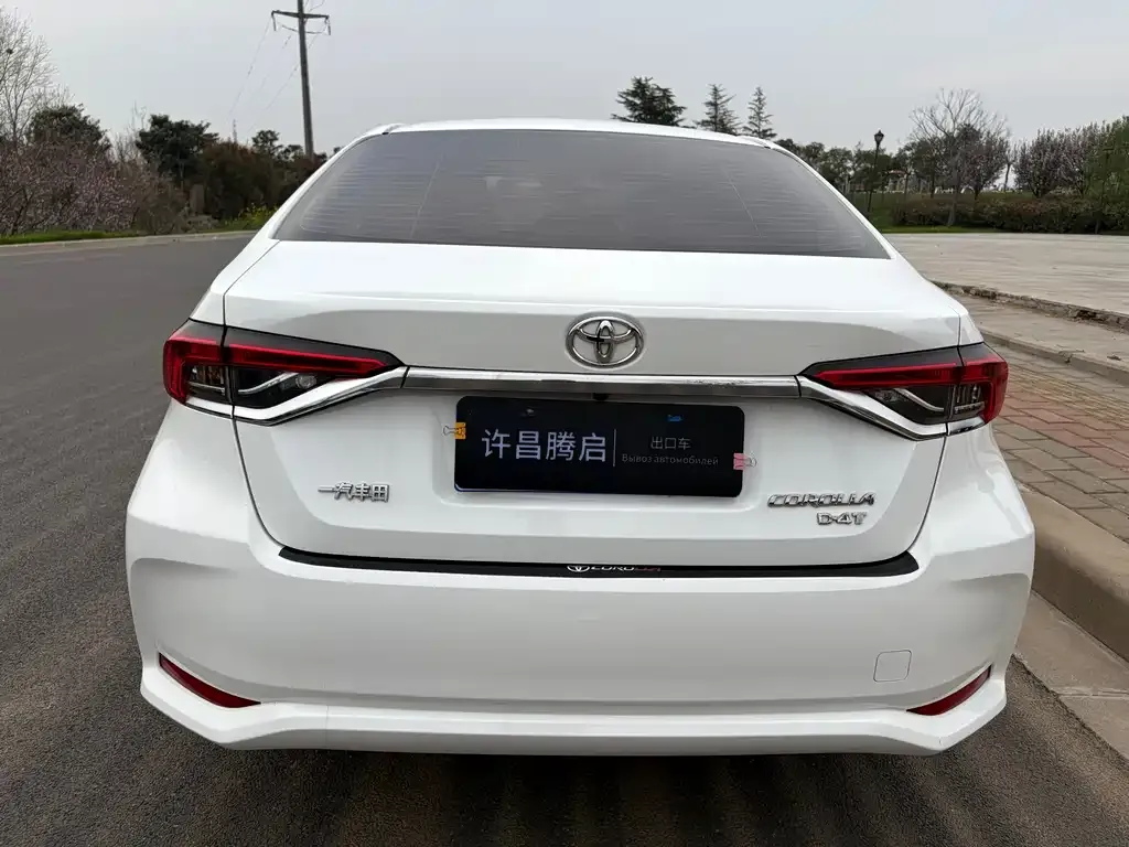 Toyota Corolla — фото 9