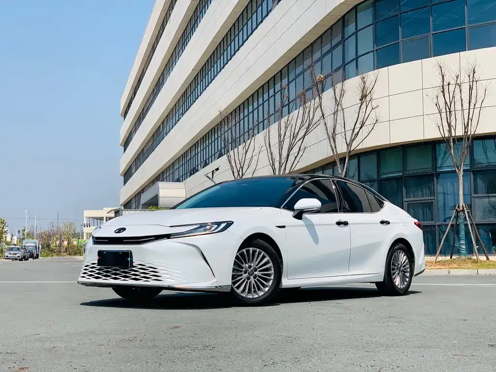 Toyota Camry 2025 из CN, фото 1