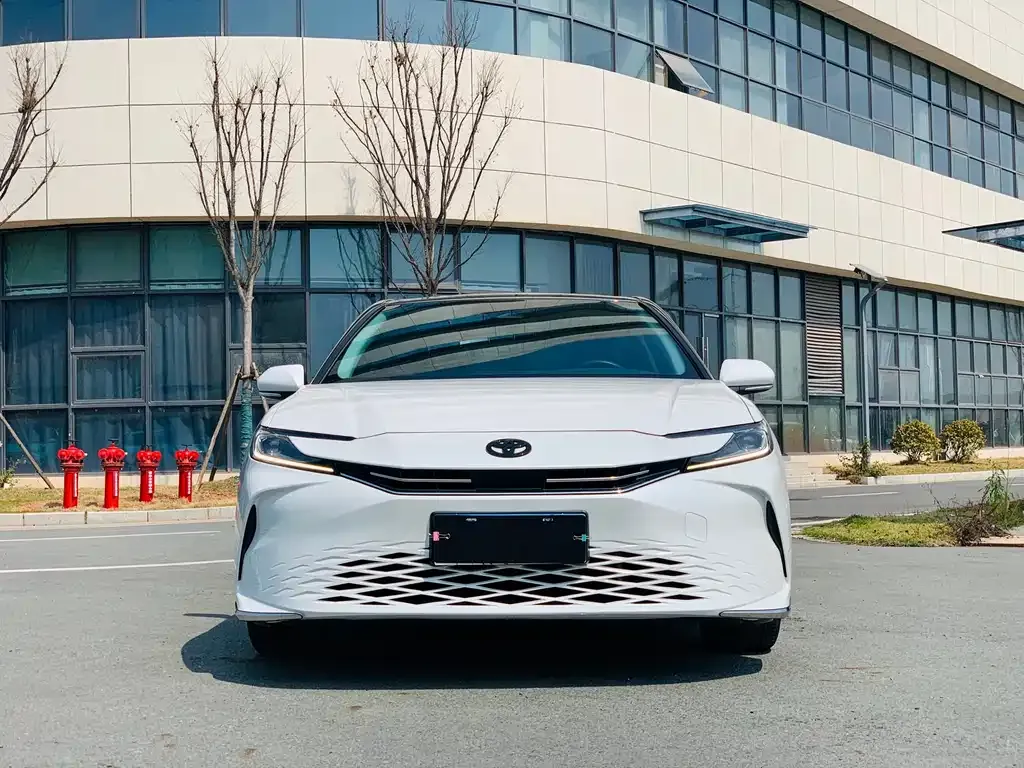 Toyota Camry 2025 из CN, фото 3