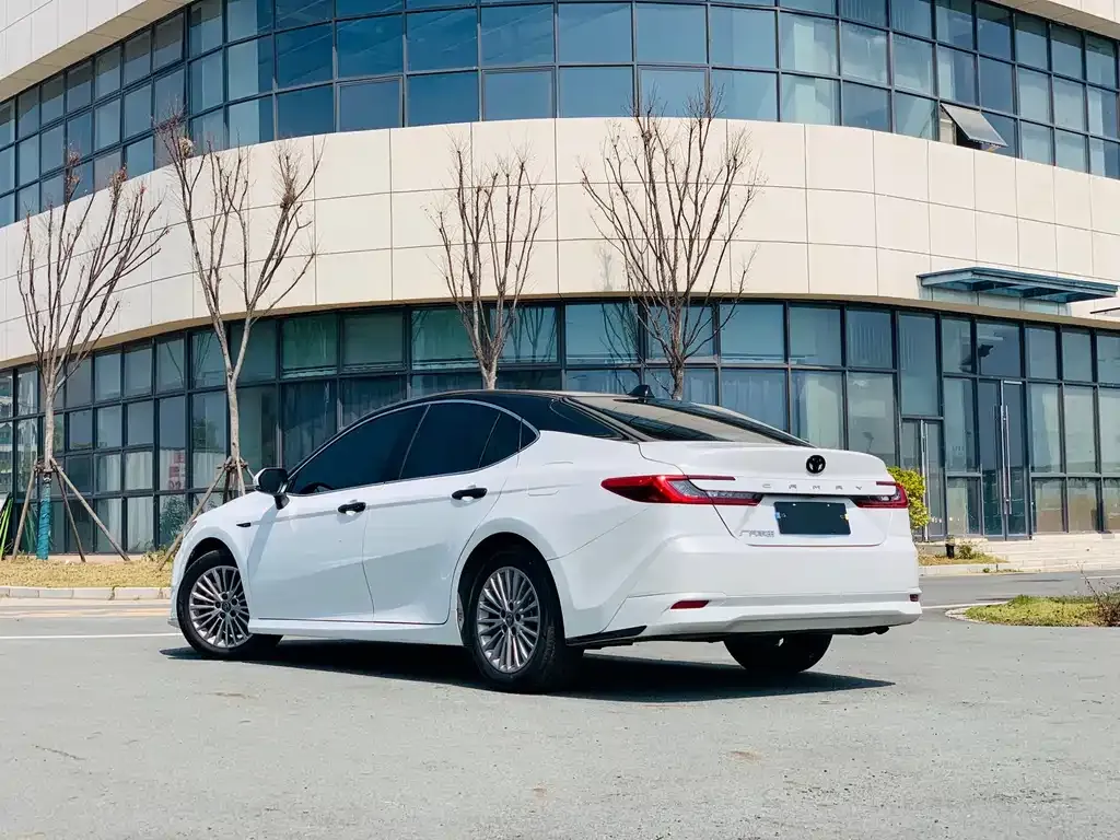 Toyota Camry 2025 из CN, фото 2