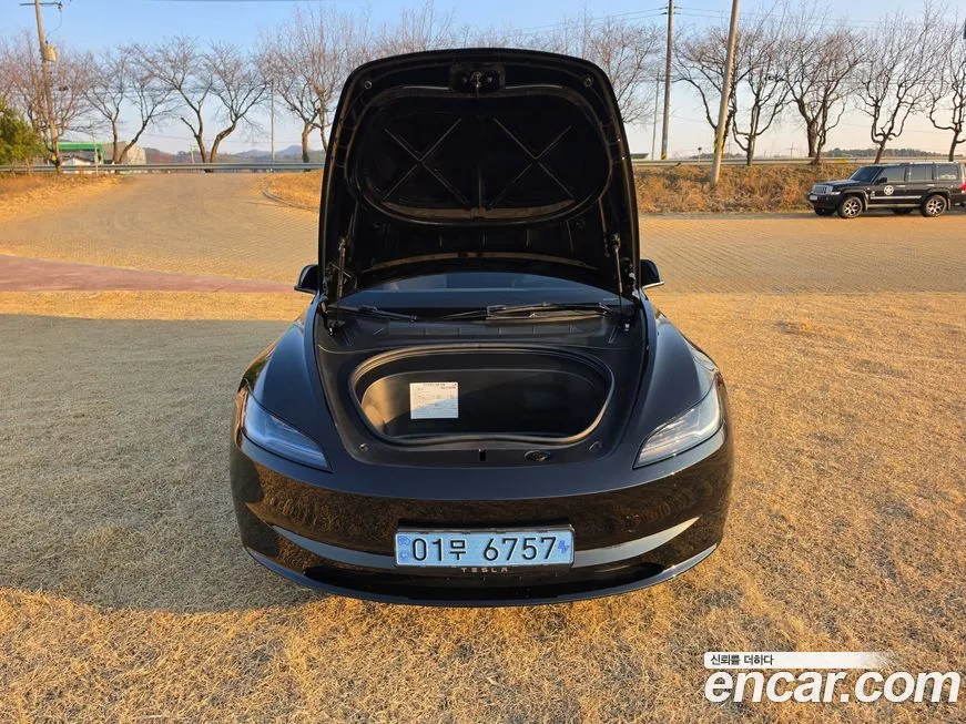 Tesla Model 3 2024 из KR, фото 2