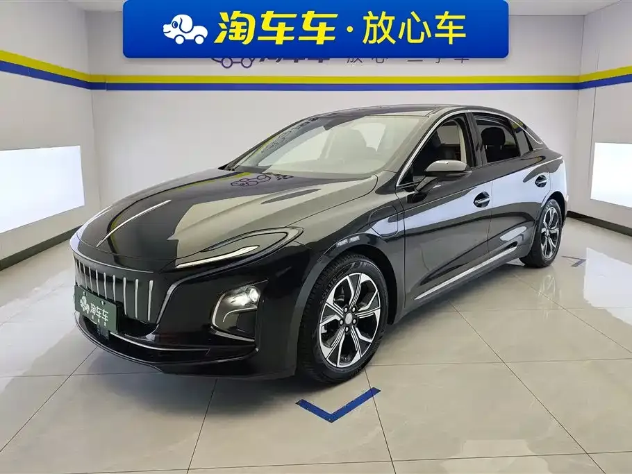 Hongqi E-QM5 — фото 1