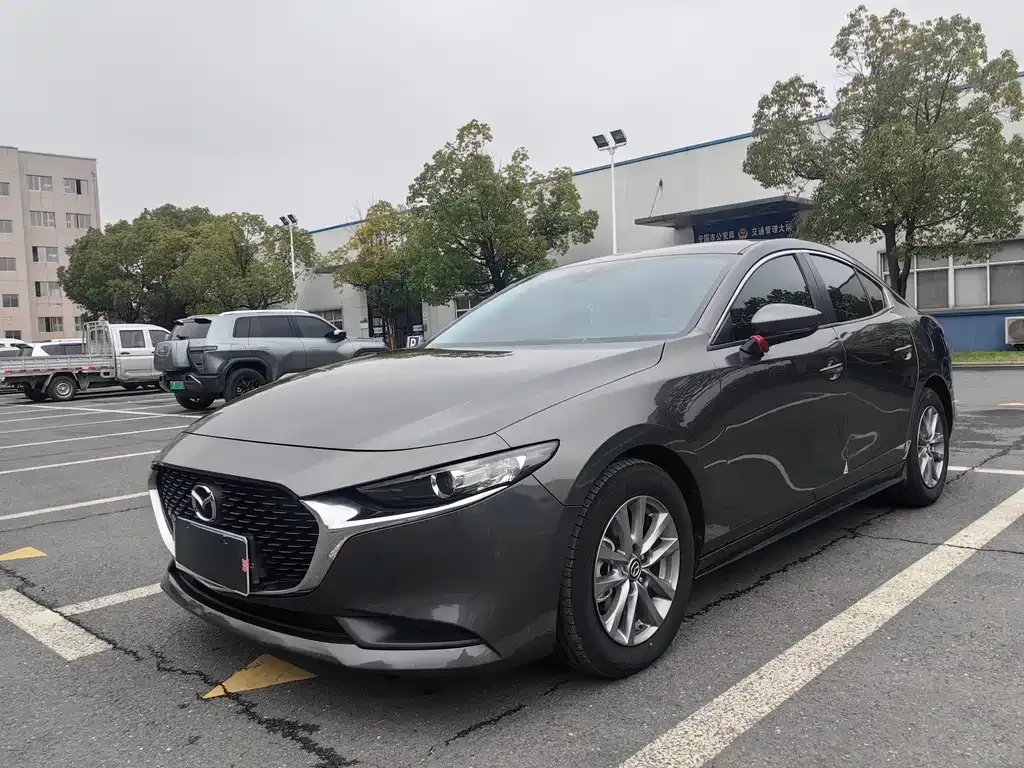 Mazda 3 Axela 2022 из CN, фото 1