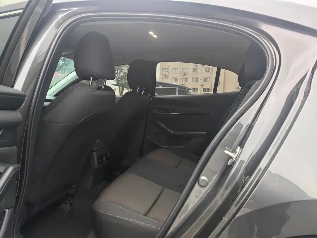 Mazda 3 Axela 2022 из CN, фото 2