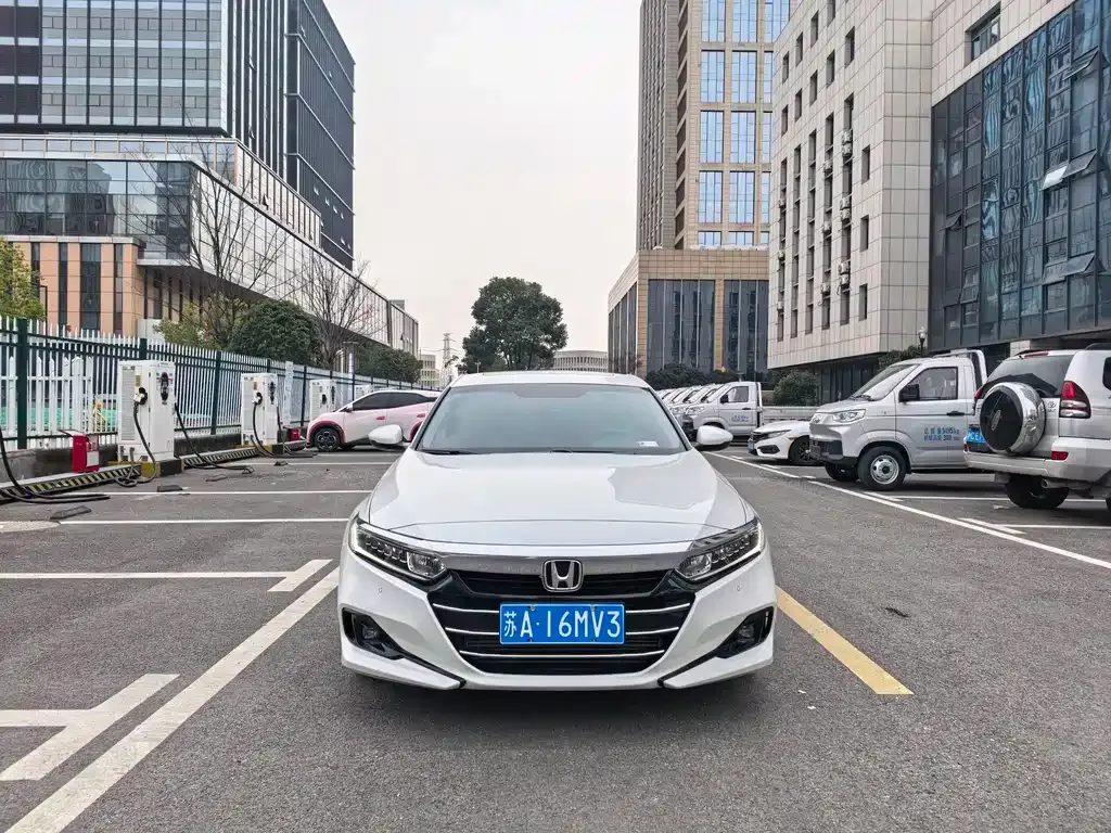 Honda Accord — фото 9