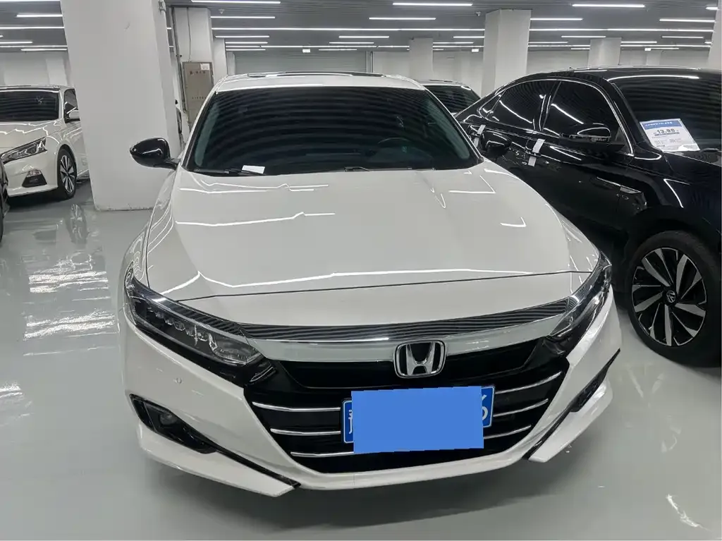 Honda Accord — фото 10