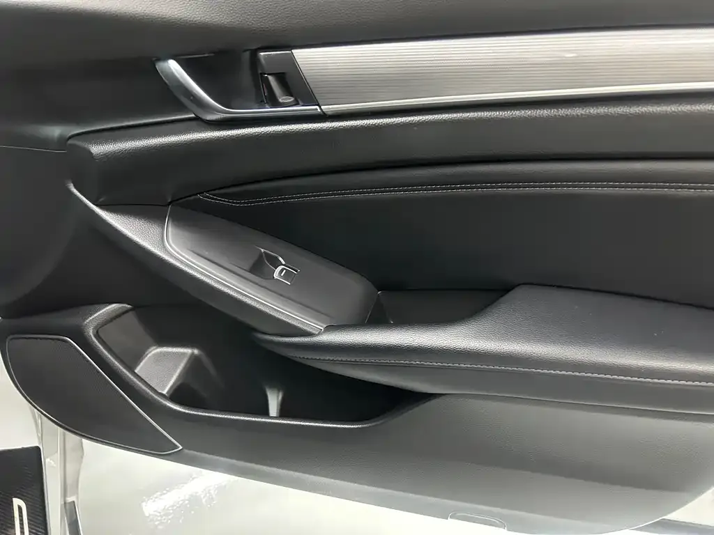Honda Accord — фото 6