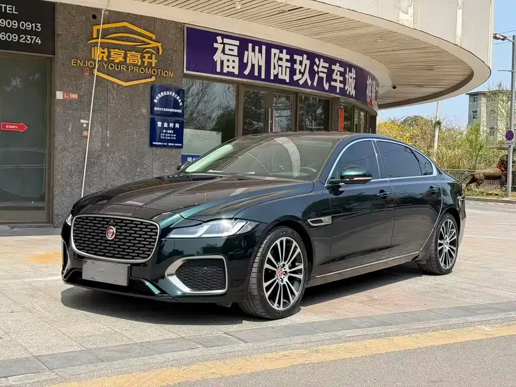 Jaguar XFL — фото 1