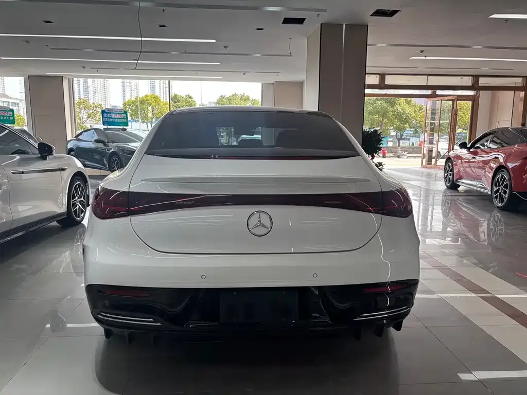 Mercedes-Benz EQE 2025 из CN, фото 3