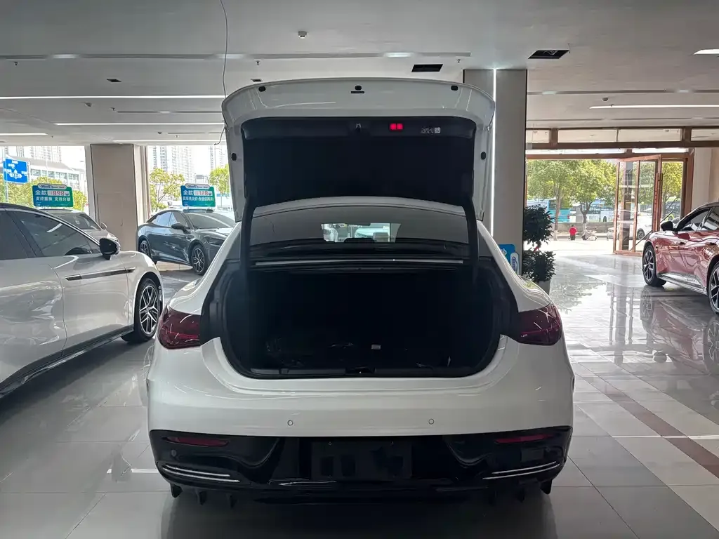 Mercedes-Benz EQE 2025 из CN, фото 4