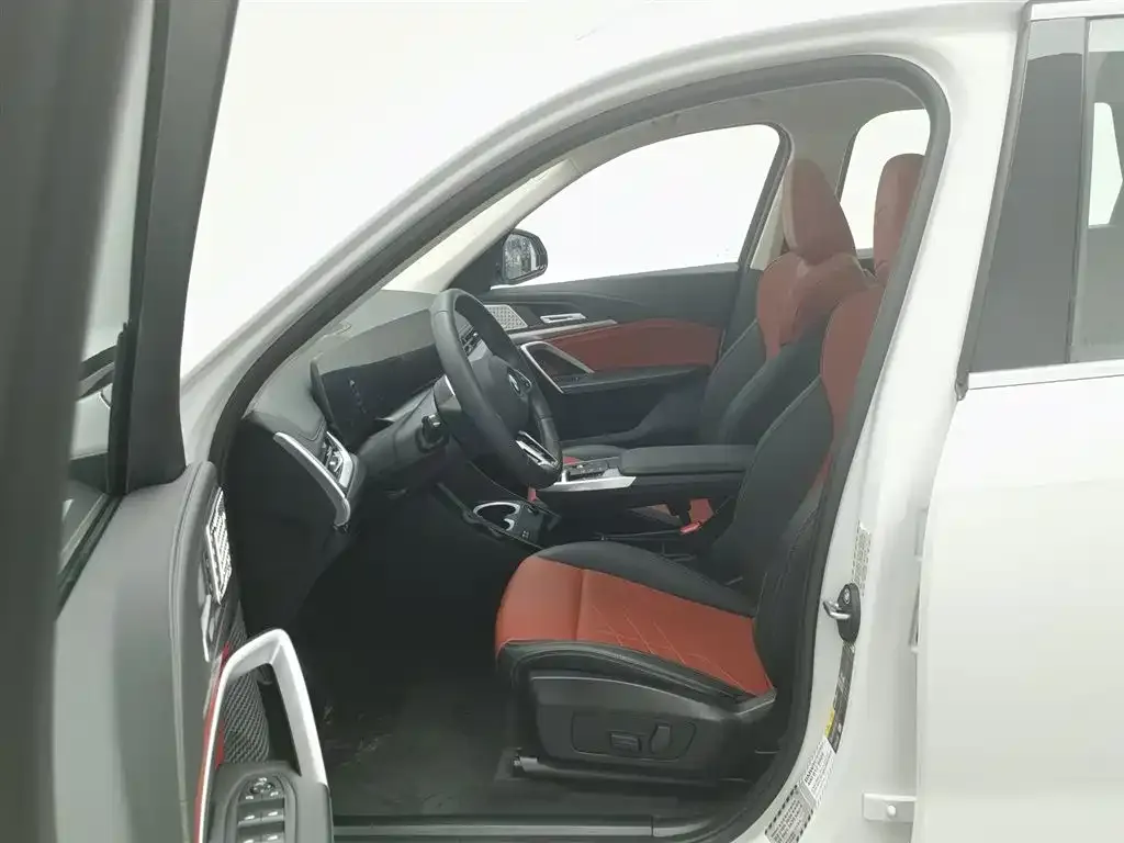 BMW iX1 2024 из CN, фото 3