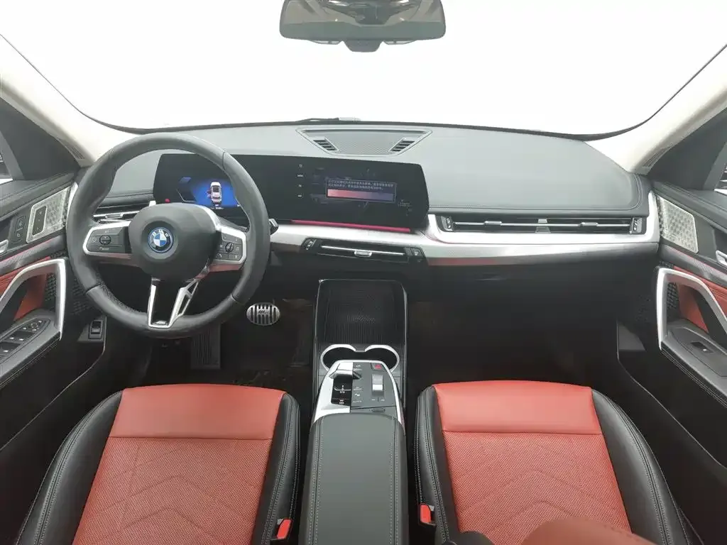 BMW iX1 2024 из CN, фото 6