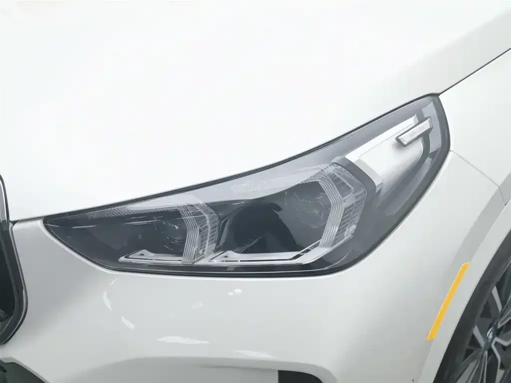 BMW iX1 2024 из CN, фото 4