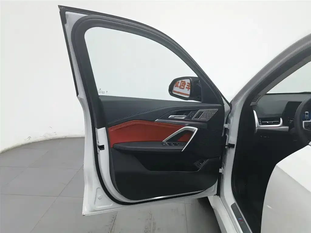BMW iX1 2024 из CN, фото 8