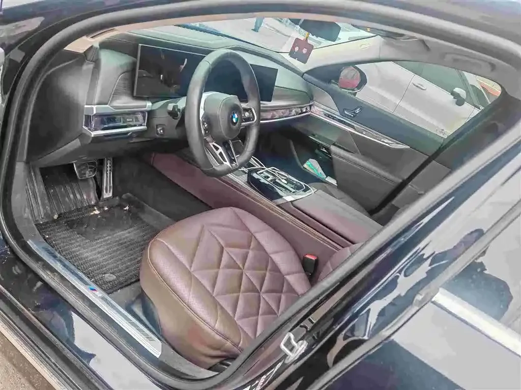 BMW 7 Series 2024 из CN, фото 7