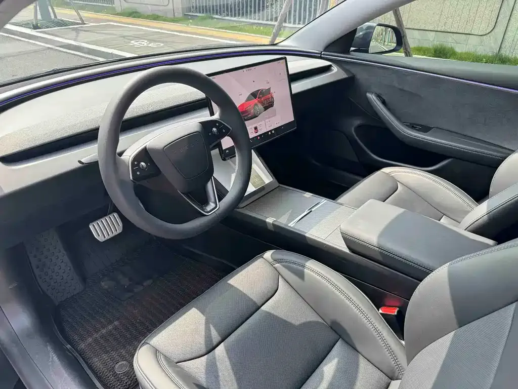 Tesla Model 3 — фото 10