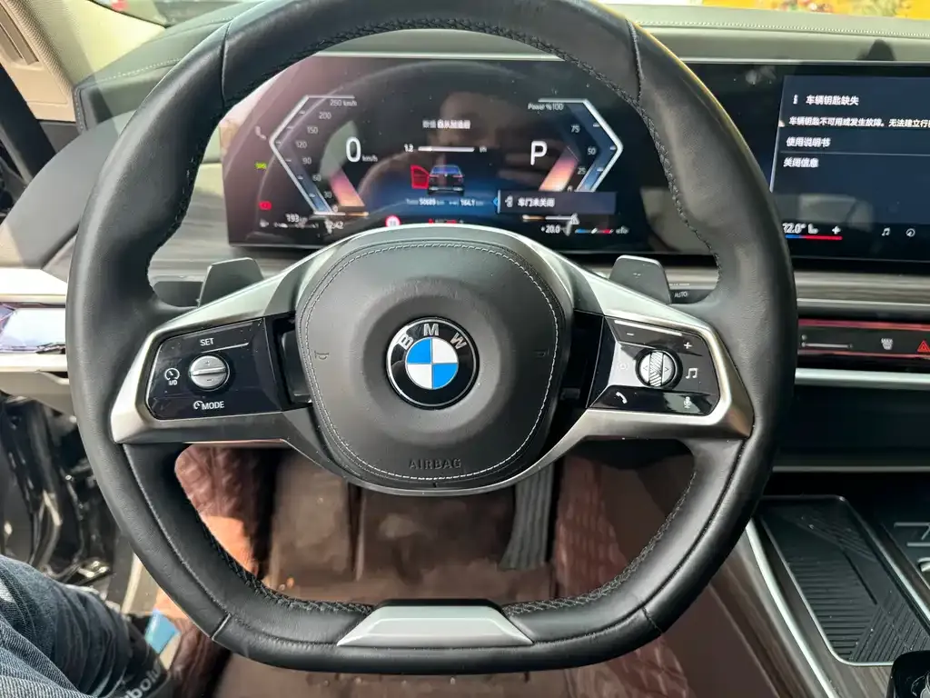 BMW 7 Series — фото 10