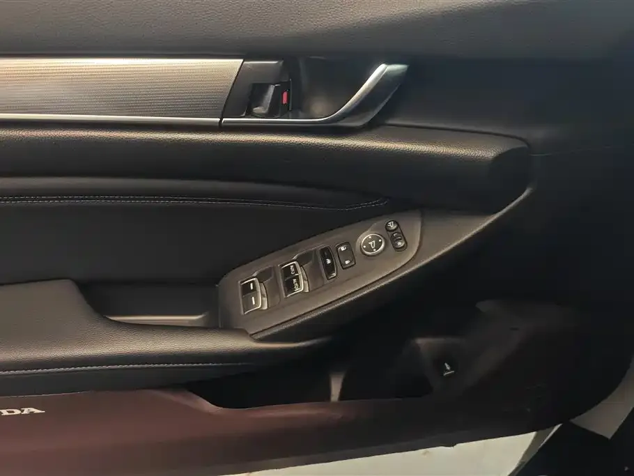 Honda Accord — фото 4