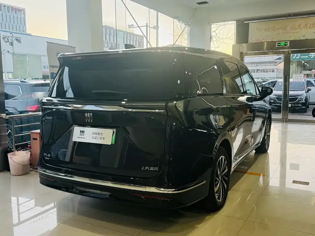 Buick GL8 Hybrid — фото 10