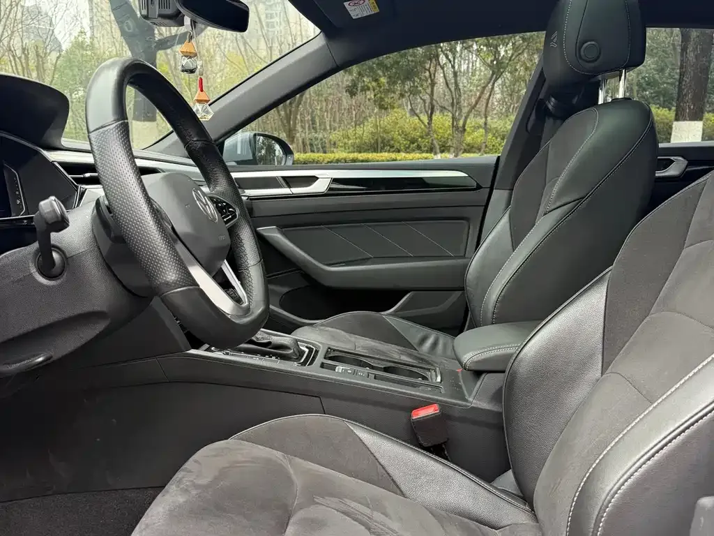 Volkswagen CC 2024 из CN, фото 6