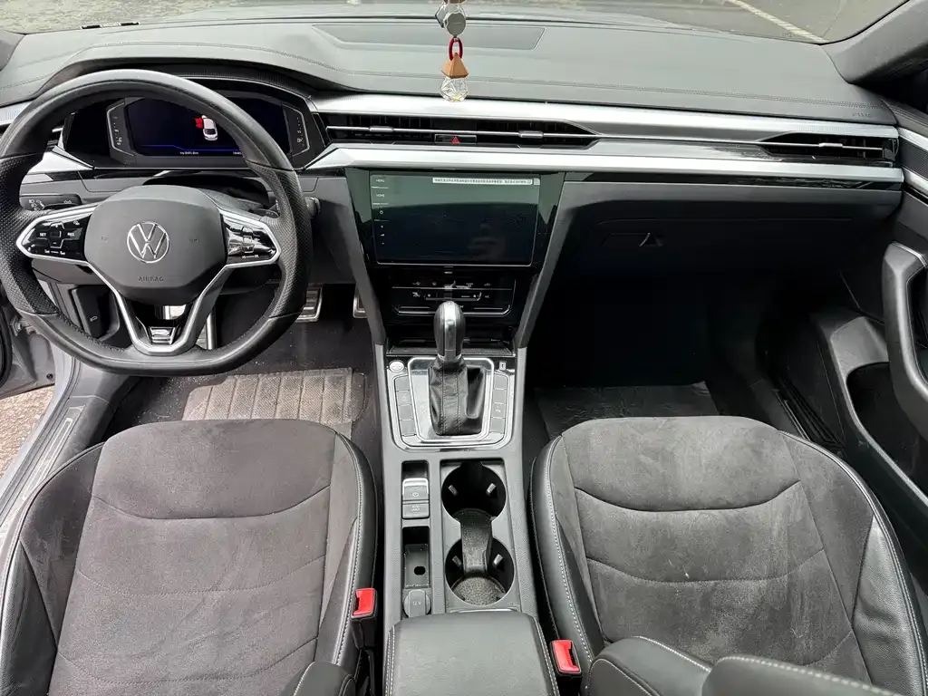 Volkswagen CC 2024 из CN, фото 4