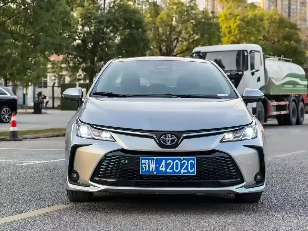 Toyota Corolla 2023 из CN, фото 9