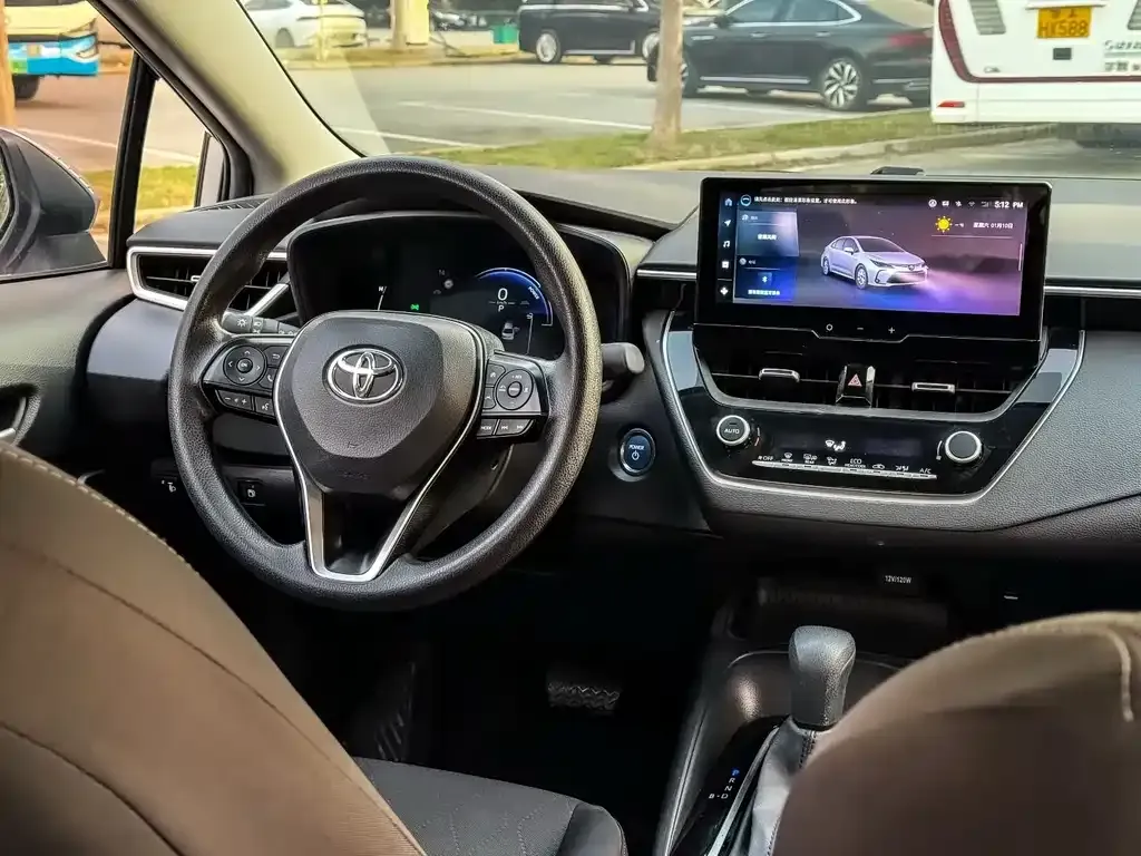Toyota Corolla 2023 из CN, фото 2