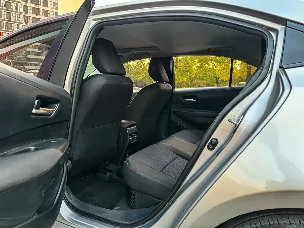 Toyota Corolla 2023 из CN, фото 4