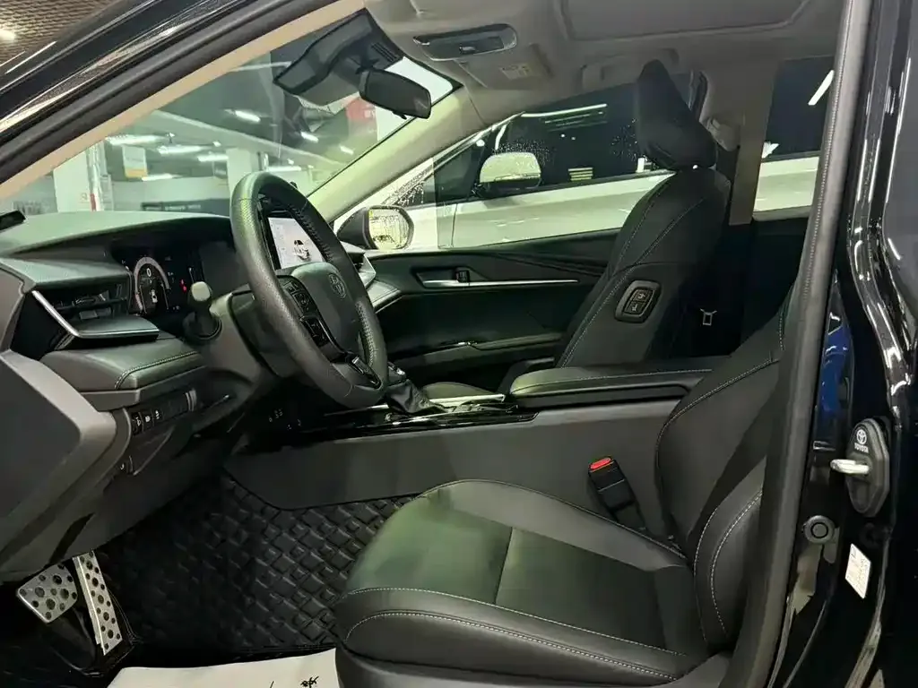 Toyota Camry 2025 из CN, фото 4