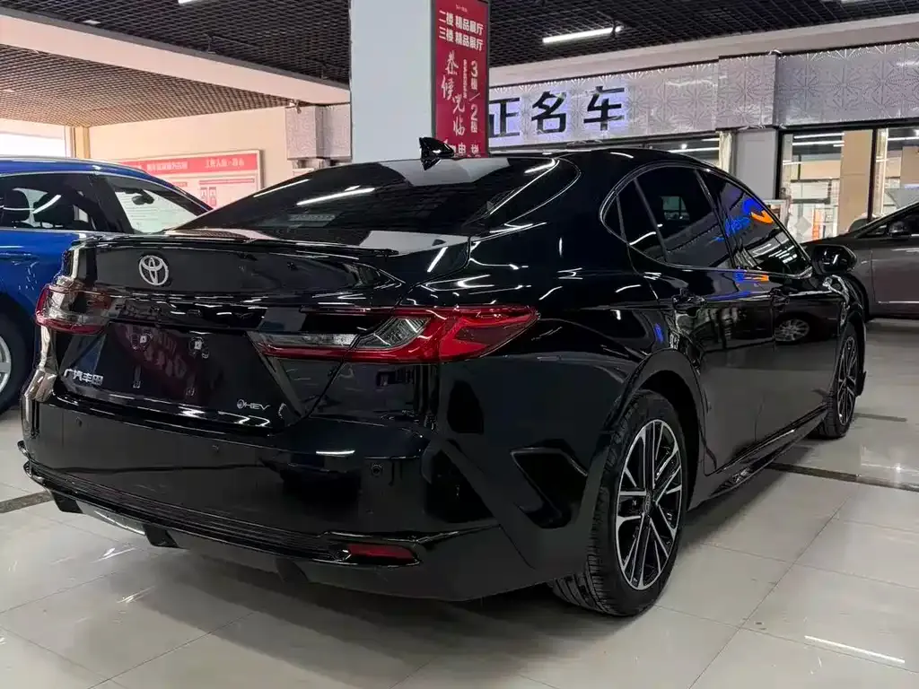 Toyota Camry 2025 из CN, фото 2