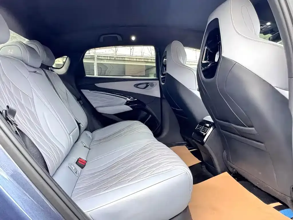 BYD Seal — фото 3