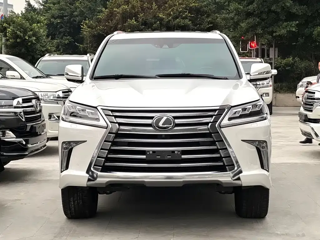 Lexus LX — фото 3
