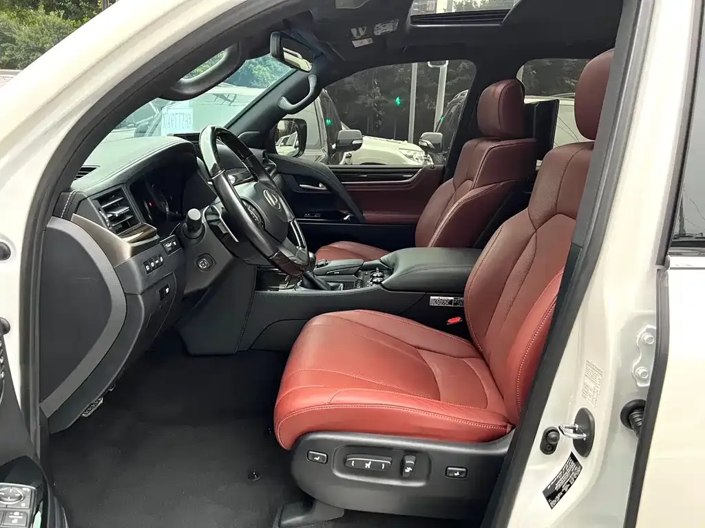 Lexus LX — фото 7