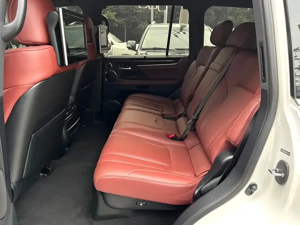 Lexus LX — фото 5