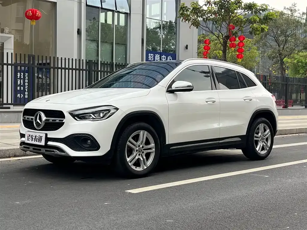 Mercedes-Benz GLA — фото 1