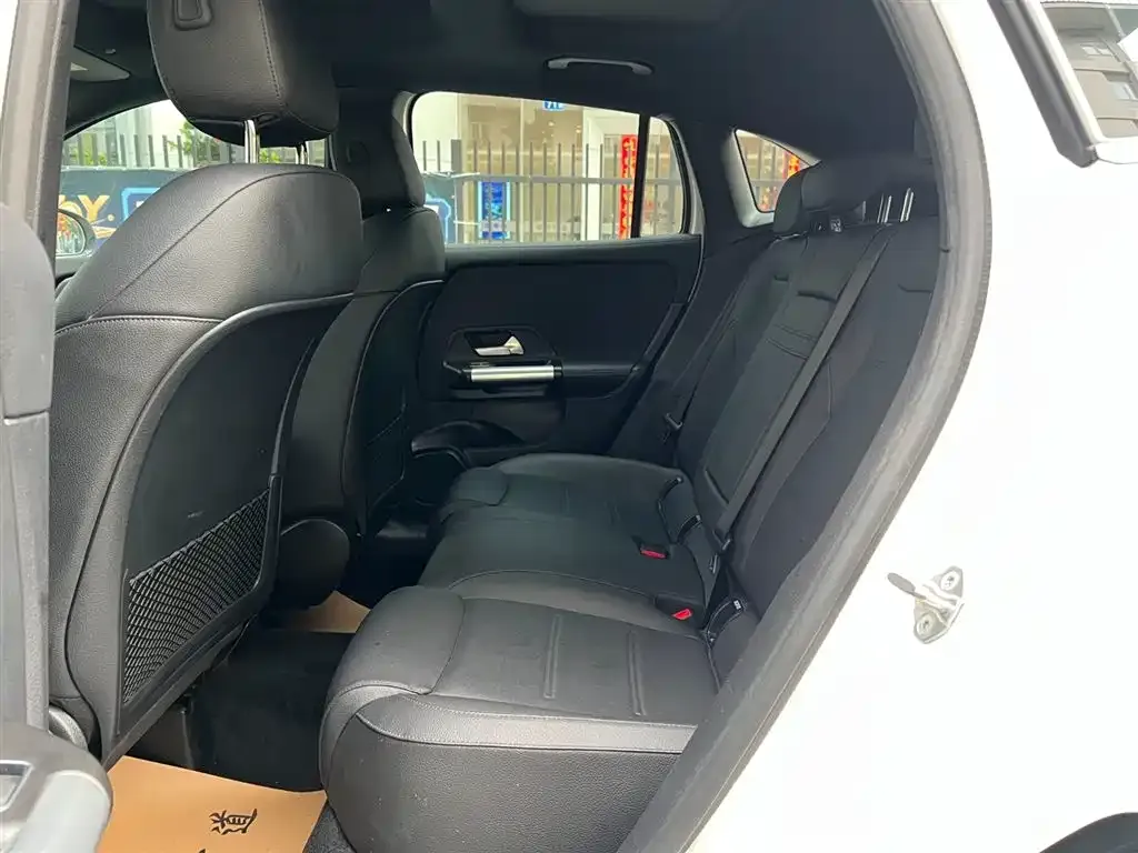 Mercedes-Benz GLA — фото 7