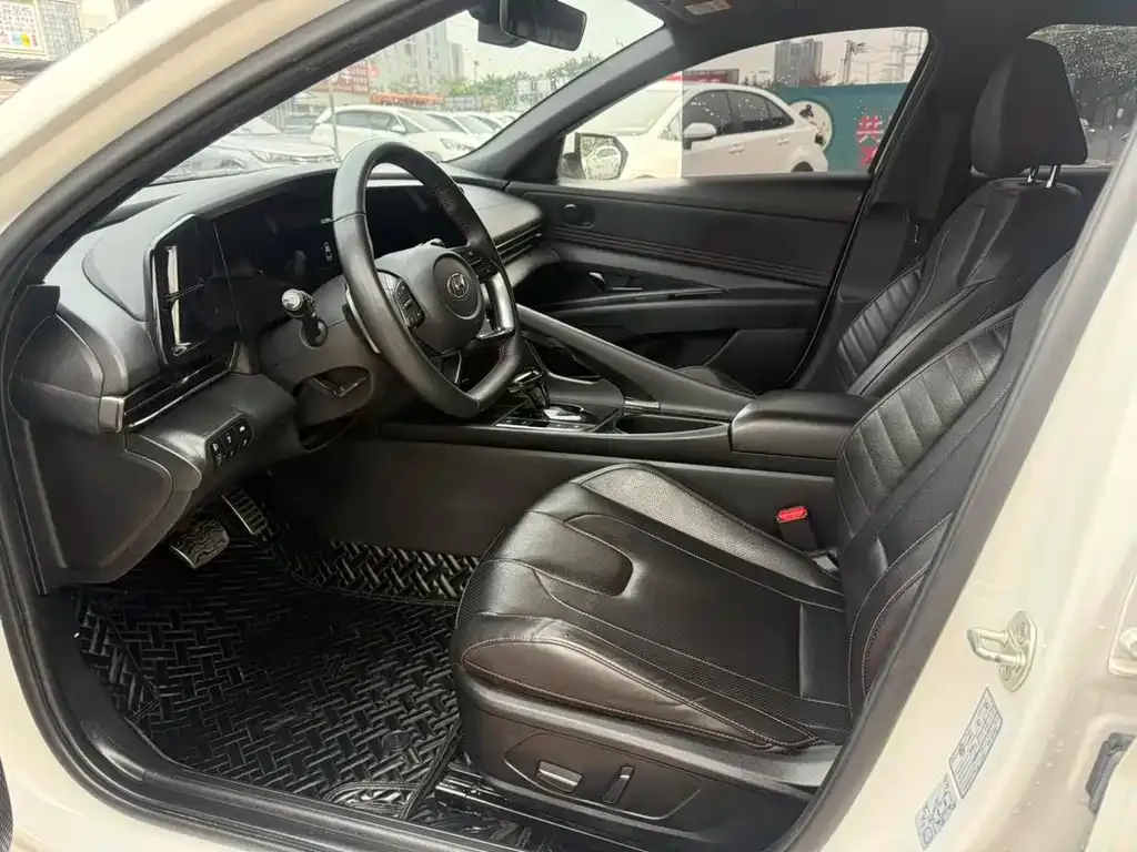 Hyundai Elantra 2022 из CN, фото 9