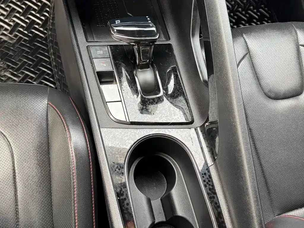 Hyundai Elantra 2022 из CN, фото 10