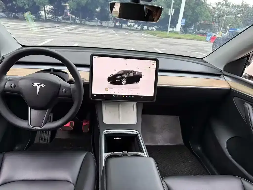 Tesla Model Y 2023 из CN, фото 2
