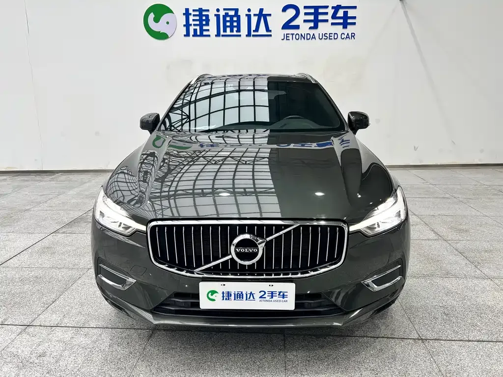 Volvo XC60 — фото 10