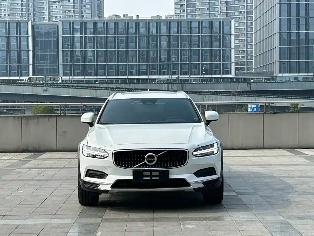 Volvo V90 — фото 10