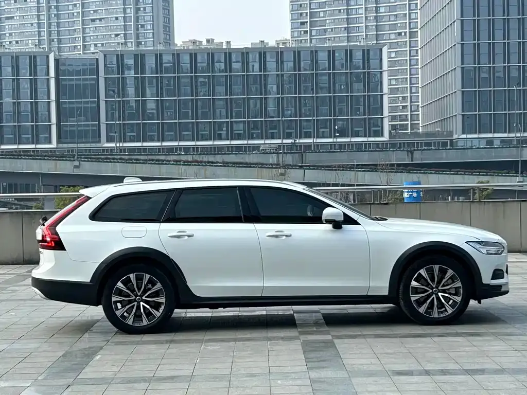 Volvo V90 — фото 2