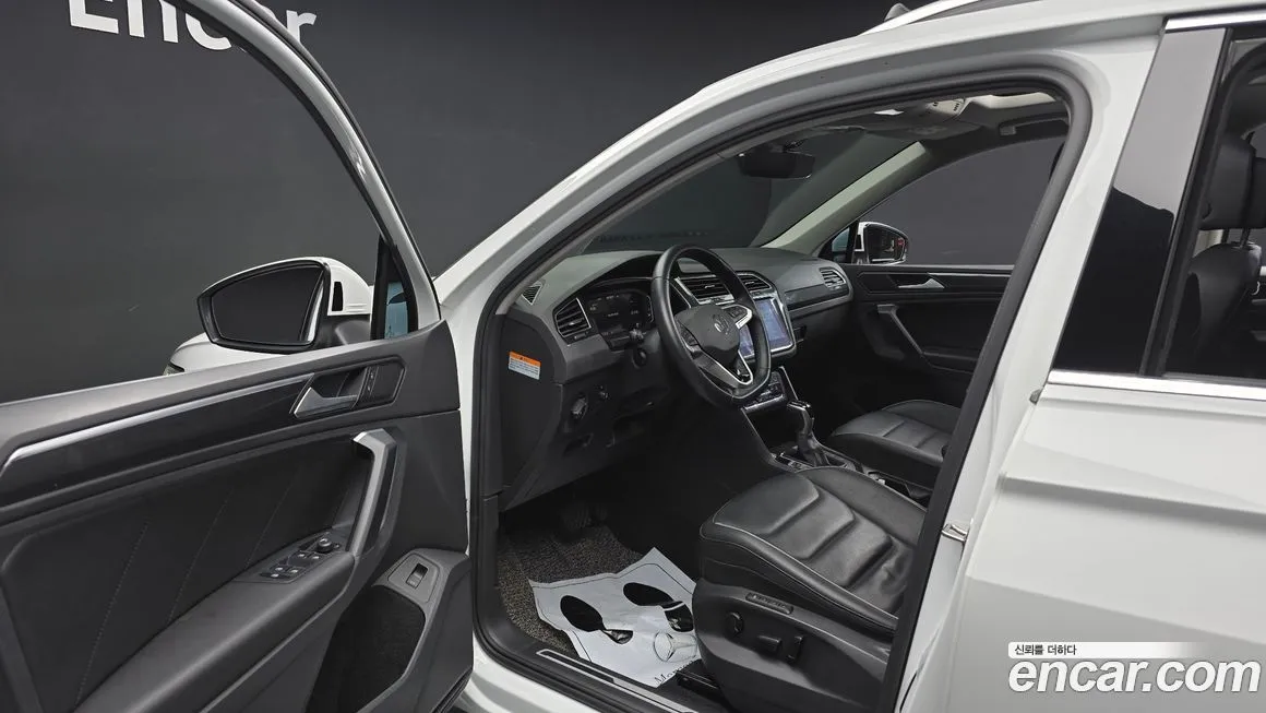 Volkswagen Tiguan — фото 9