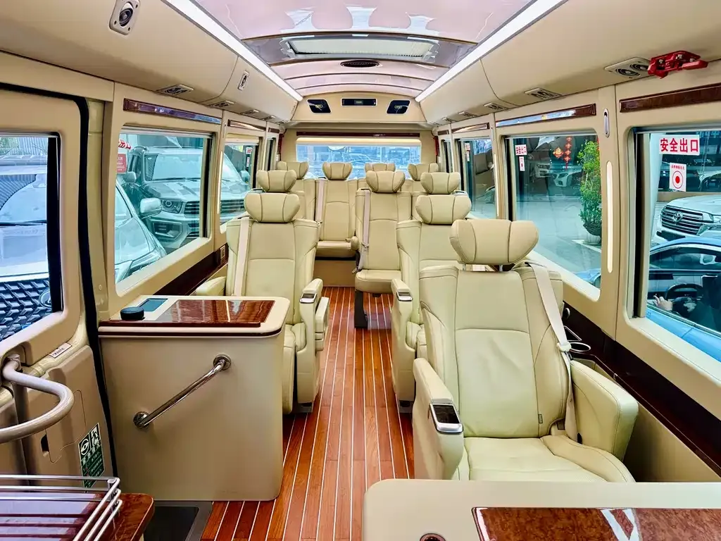 Toyota Coaster 2021 из CN, фото 7