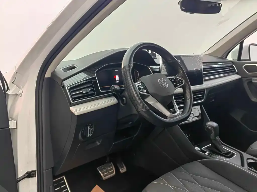 Volkswagen Tiguan L 2023 из CN, фото 8