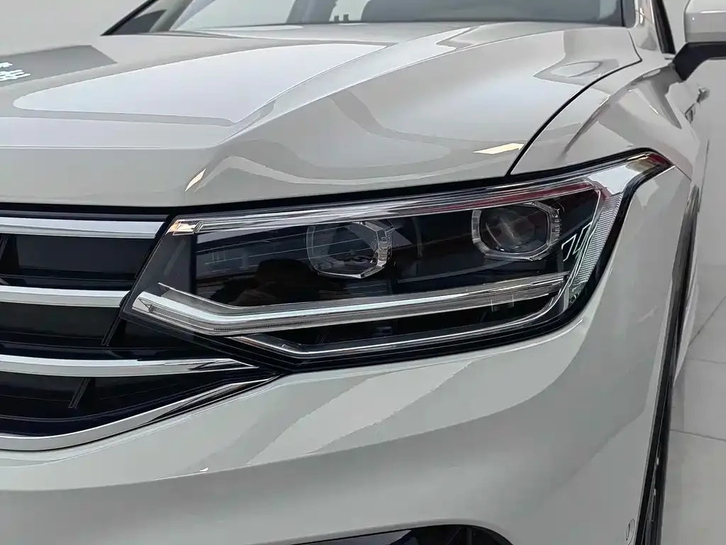 Volkswagen Tiguan L 2023 из CN, фото 9