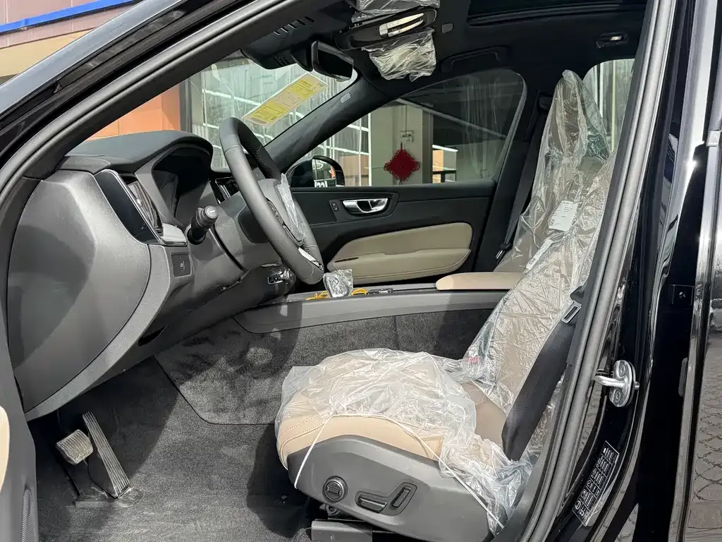 Volvo XC60 2026 из CN, фото 3